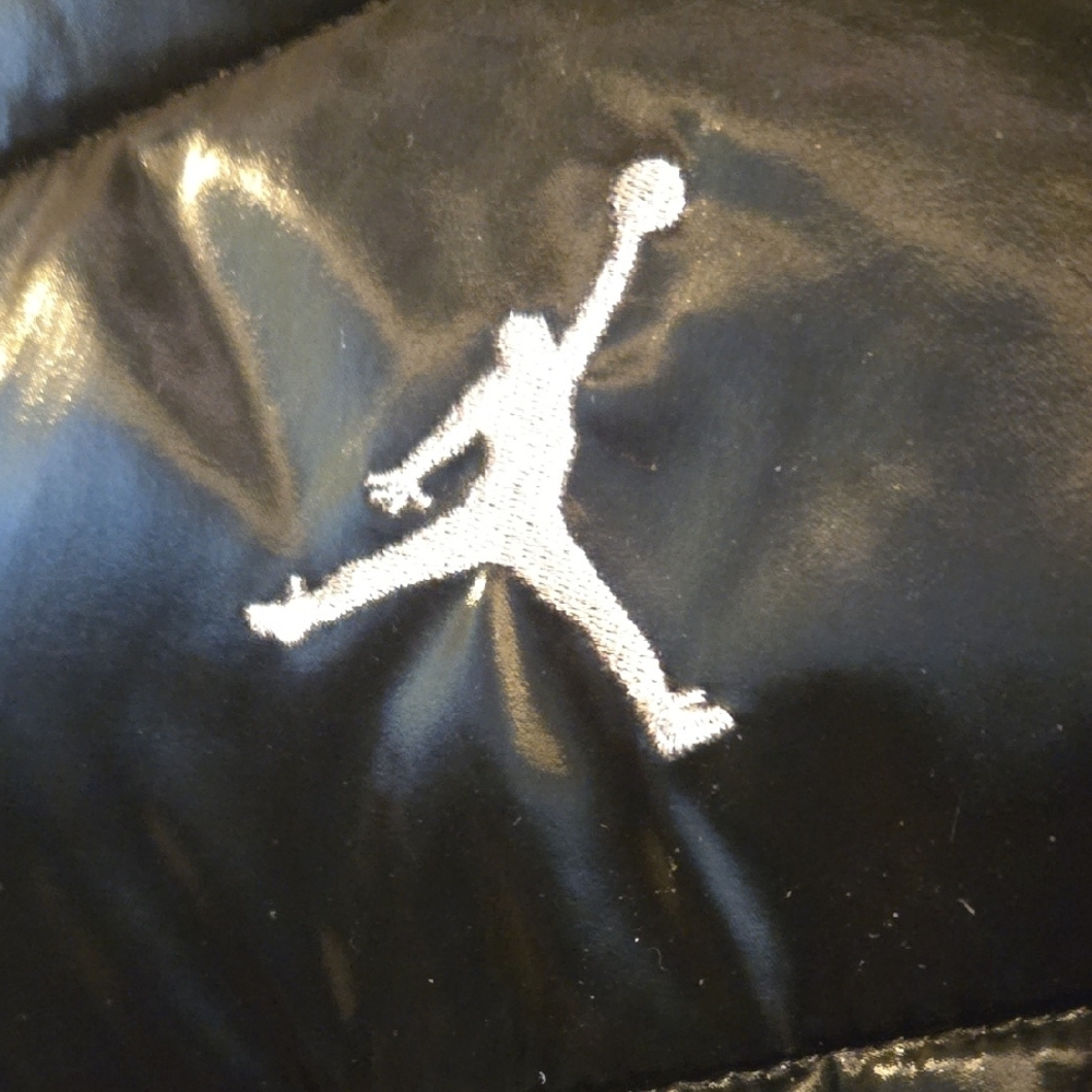 Jordan Black Puffer Jacket Insulated Winter Wear - Picture 4 of 5